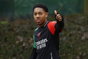 斯凯利：我享受与卡拉菲奥里竞争；不允许任何对手在酋长球场进球