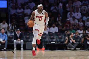 扛起进攻！阿德巴约半场13中7&三分7中3拿到17分 另有6板1助