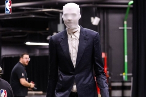 文班cos瘦长鬼影！球员万圣节经典装扮 你给打几分？