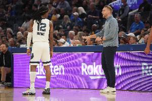 球票媒体：随着灰熊紧张气氛不断升级 今天主场最低票价跌至2美元