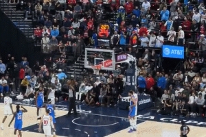 亚历山大罚球时快船主场球迷大喊“罚球机器” SGA果真罚丢